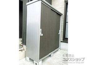 の物置・屋外倉庫 エスモ 一般型 1797×650×1959（ESE-1806A） ESE-1806A-DW 施工例