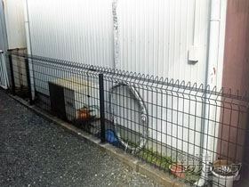 のフェンス・柵 メッシュフェンス G10-R 自由柱 施工例