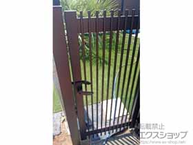 の シンプレオ門扉T1型 縦格子 片開き 門柱使用 施工例