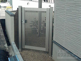 の門扉 シンプレオ門扉2型 縦格子 片開き 門柱使用 施工例