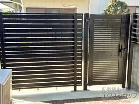 Value Selectのフェンス・柵・塀 モクアルフェンス 横板タイプ 2段支柱 自立建て用 施工例