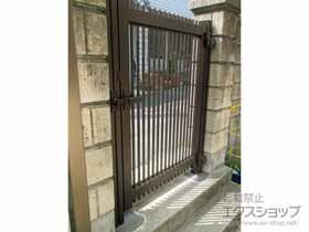 の門扉 シンプレオ門扉T1型 縦格子 片開き 門柱使用 施工例