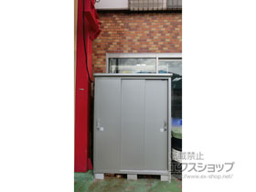 の物置・屋外倉庫 エスモ 一般型 1497×750×1959 ESE-1507A-SS 施工例