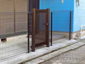 の門扉 シンプレオ門扉T1型 縦格子 片開き 門柱使用 施工例