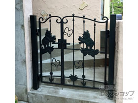 の門扉 ディズニー門扉プーさんA型 両開き親子　角門柱式 施工例