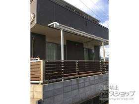 のテラス屋根 ヴェクターテラス R型 テラスタイプ 単体 積雪〜20cm対応＋ヴェクターテラス R型 吊り下げ式物干し 標準(2本入り×1セット) 施工例