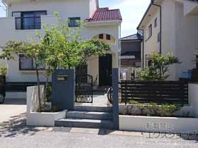 のフェンス・柵 シンプレオフェンスSY1型 横スリット 自由柱タイプ 施工例