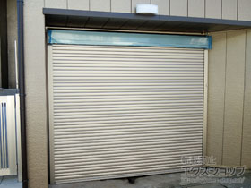 のガレージシャッター 【特注】ガレージシャッタークワトロ 電動式 外部付タイプ 施工例