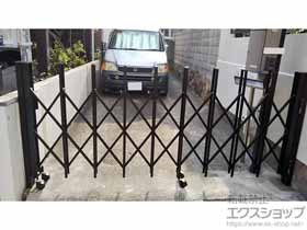 のカーゲート トリップゲート RA型 ノンレール 片開き 27S*施錠機能無し 施工例