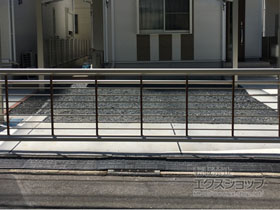 のカーゲート ルシアスアップゲートワイド 1型 横格子 電動 複合カラー 施工例