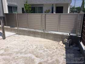 のフェンス・柵 ミエーネフェンス 目隠しルーバータイプ 自由柱施工 施工例