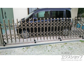 のカーゲート イノーバH キャスタータイプ 片開き親子セット 75DO(13S＋62T) 施工例