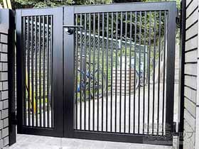 の門扉 プレスタ門扉 2型 細たて桟 両開き親子 柱使用 施工例