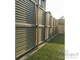 のフェンス・柵 ミエーネフェンス 目隠しルーバータイプ ※柱別途（パネル2段） 施工例