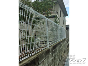 のフェンス・柵 メッシュフェンス G10-R 自由柱 施工例