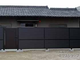 フェンス ミエーネフェンス 目隠しルーバータイプ 2段支柱 自立建て用(パネル2段) 施工例