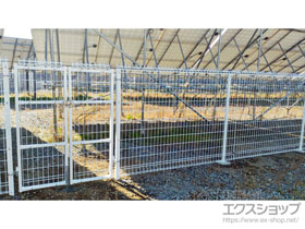 のフェンス・柵 メッシュフェンスG-10 自由柱　H1500 施工例