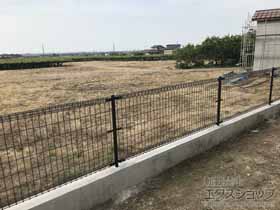 のフェンス・柵 メッシュフェンス M0 間仕切柱 施工例