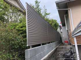 のフェンス・柵 シンプレオフェンス13型 ルーバー 自由柱施工 施工例