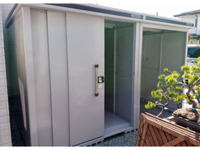 の物置・屋外倉庫 エルモコンビ  積雪型（LMDS-1822+LKDS1522 CB） 施工例