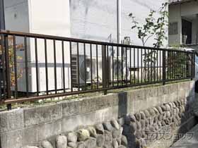 のフェンス・柵 ミエッタフェンス 防犯たて格子タイプ 自由柱施工 施工例