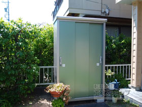 の物置・屋外倉庫 エスモ 一般型 1200×650×1959 ESE-1206A-EG 施工例