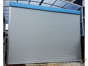 のガレージシャッター 【特注】ガレージシャッタークワトロ 電動式 外部付タイプ 施工例