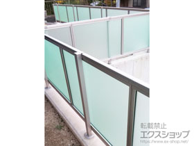 のフェンス・柵 シンプレオフェンスP1型 目隠しポリカパネル 自由柱施工 施工例