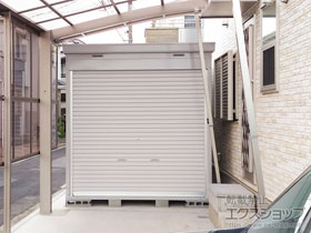 の物置・屋外倉庫 バイク保管庫 床付タイプ 一般型（FXN-2234HY） FXN-2234-HY-SG 施工例