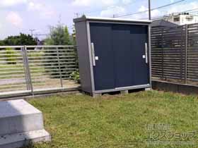 のフェンス・柵 シンプレオフェンス9型 横粗格子 自由柱施工 施工例