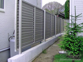 のフェンス・柵 ミエーネフェンス 目隠しルーバータイプ 自由柱施工 施工例