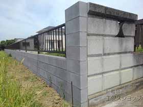 のフェンス・柵 ミエッタフェンス 防犯たて格子タイプ 自由柱施工 施工例