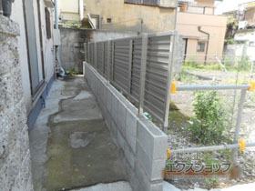 のフェンス・柵 ミエーネフェンス 目隠しルーバータイプ 自由柱施工 施工例