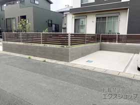 のフェンス・柵 ルシアスフェンスF04型 横板 木目カラー 自由柱施工 施工例