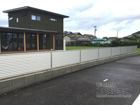 のフェンス・柵 ミエーネフェンス 目隠しルーバータイプ 自由柱施工 施工例