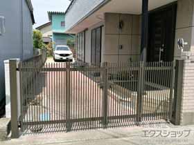 の門扉 ハイ千峰 4枚折戸仕様（キャスターなし）柱使用 施工例