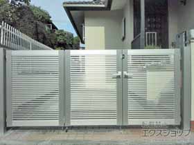 の門扉 シンプレオ門扉1型 横格子 3枚折戸セット　門柱仕様 施工例
