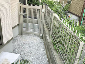 の門扉 シンプレオ門扉T1型 縦格子 片開き 門柱使用〈1〉 施工例