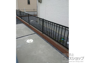 のフェンス・柵 ミエッタフェンス 防犯たて格子タイプ 自由柱施工 施工例