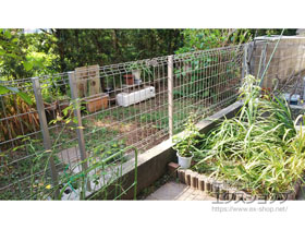 のフェンス・柵 ハイグリッドフェンスUF8型 フリーポールタイプ[正面・右側] 施工例