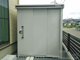 の物置・屋外倉庫 エルモ 積雪型 1870×1870×2119（LMDS-1818） LMDS-1818-CB 施工例