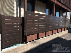 のフェンス・柵 マイティウッド デコ 横貼り8段 隙間10ｍｍ 施工例