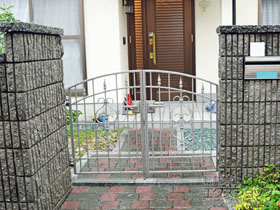 の門扉 コラゾン1型 両開き　柱使用 施工例