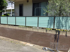 のフェンス・柵 プレスタフェンス 8S型 採光ルーバー フリーポールタイプ 施工例