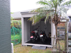 の物置・屋外倉庫 エルモシャッター 床タイプ 一般型（LOD-2225HF） LOD-2225HF-CB 施工例