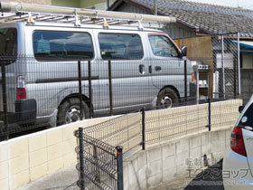 のフェンス・柵 メッシュフェンス G10-R 自由柱 施工例