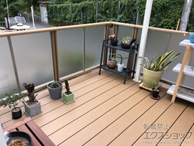 のウッドデッキ 樹ら楽ステージ＋デッキフェンス ベース仕様 施工例