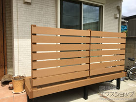 のウッドデッキ リウッドデッキ 200＋リウッドデッキフェンス3型＜横スリット＞ 施工例