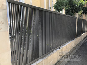 の門扉 ライシス門扉 4型 太たて桟 片開き 柱使用 施工例