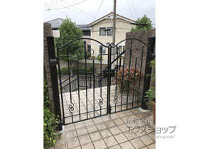 の門扉 トラディシオン門扉1型 両開き 門柱使用 施工例